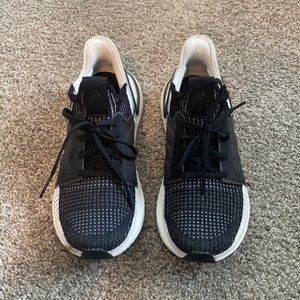 Adidas Ultraboost tennis shoe size 6.5